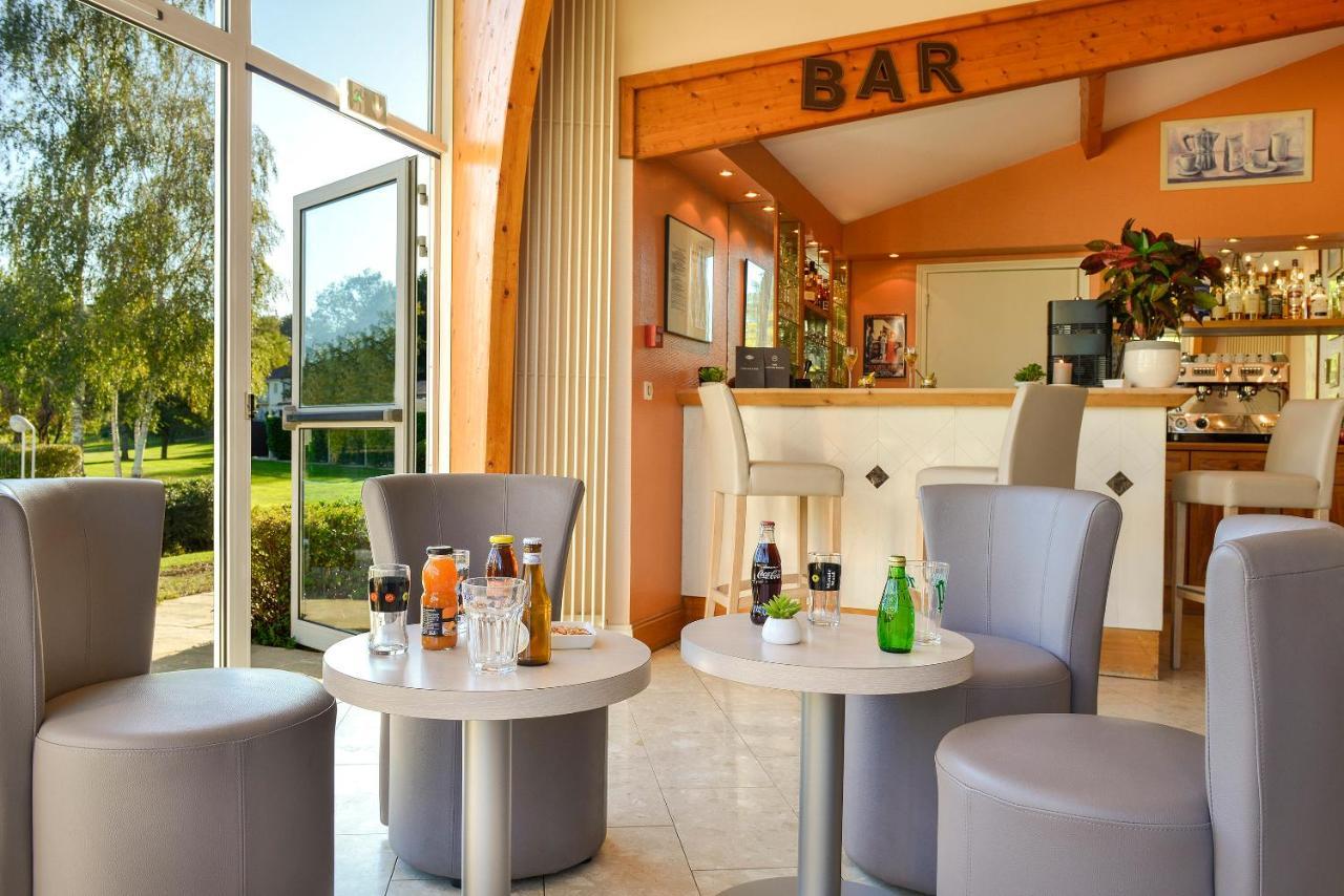 Logis Hotel Val De Vienne Le Vigeant Exterior foto